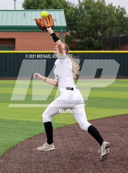 Thumbnail 1 in Rock Hill @ Memorial (UIL 5A Regional Quarterfinal Playoff) photogallery.
