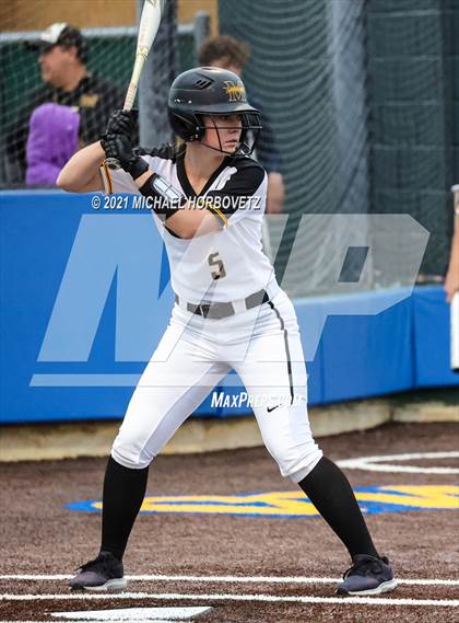 Thumbnail 2 in Rock Hill @ Memorial (UIL 5A Regional Quarterfinal Playoff) photogallery.