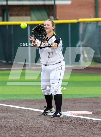 Thumbnail 2 in Rock Hill @ Memorial (UIL 5A Regional Quarterfinal Playoff) photogallery.