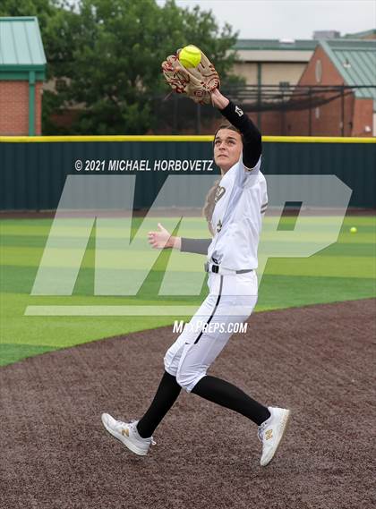 Thumbnail 2 in Rock Hill @ Memorial (UIL 5A Regional Quarterfinal Playoff) photogallery.