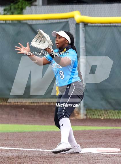 Thumbnail 2 in Rock Hill @ Memorial (UIL 5A Regional Quarterfinal Playoff) photogallery.
