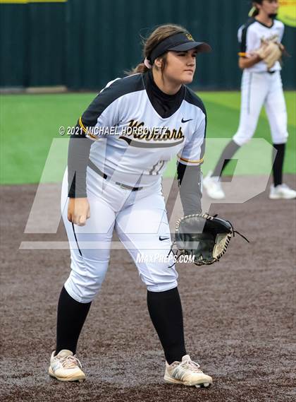 Thumbnail 1 in Rock Hill @ Memorial (UIL 5A Regional Quarterfinal Playoff) photogallery.