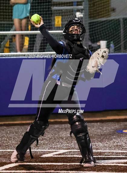 Thumbnail 1 in Rock Hill @ Memorial (UIL 5A Regional Quarterfinal Playoff) photogallery.