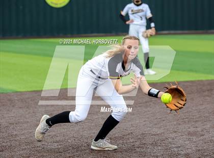 Thumbnail 3 in Rock Hill @ Memorial (UIL 5A Regional Quarterfinal Playoff) photogallery.