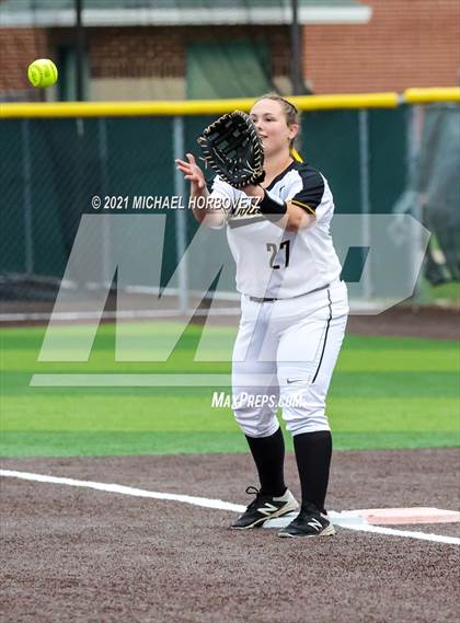 Thumbnail 1 in Rock Hill @ Memorial (UIL 5A Regional Quarterfinal Playoff) photogallery.