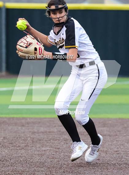 Thumbnail 2 in Rock Hill @ Memorial (UIL 5A Regional Quarterfinal Playoff) photogallery.