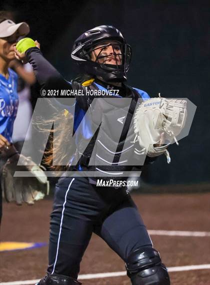 Thumbnail 1 in Rock Hill @ Memorial (UIL 5A Regional Quarterfinal Playoff) photogallery.