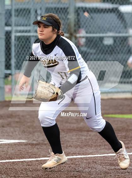 Thumbnail 3 in Rock Hill @ Memorial (UIL 5A Regional Quarterfinal Playoff) photogallery.