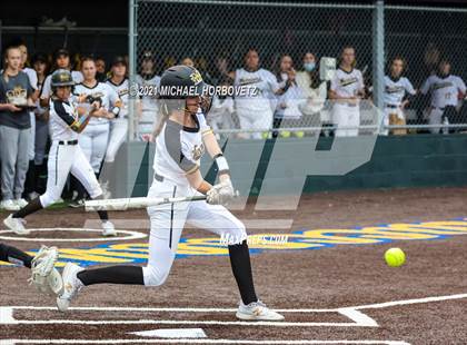 Thumbnail 2 in Rock Hill @ Memorial (UIL 5A Regional Quarterfinal Playoff) photogallery.