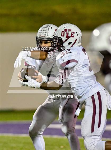 Thumbnail 3 in Malakoff vs. Cameron Yoe (UIL 3A Quarterfinal) photogallery.