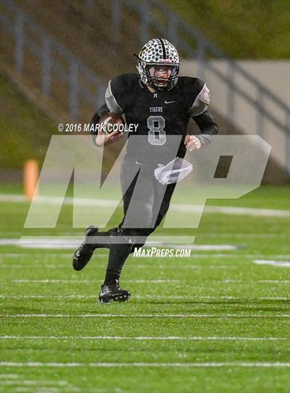 Thumbnail 2 in Malakoff vs. Cameron Yoe (UIL 3A Quarterfinal) photogallery.