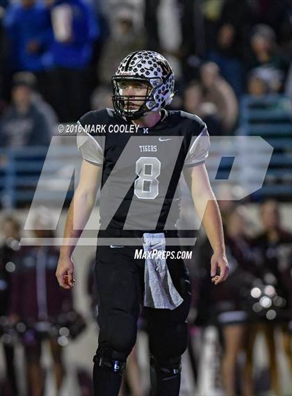 Thumbnail 2 in Malakoff vs. Cameron Yoe (UIL 3A Quarterfinal) photogallery.