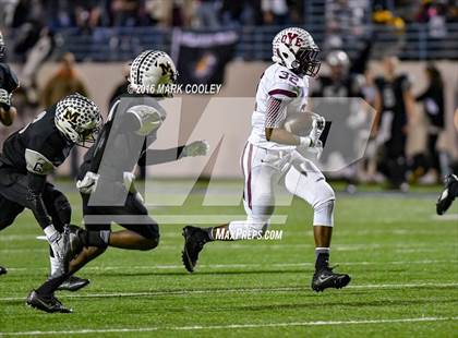 Thumbnail 2 in Malakoff vs. Cameron Yoe (UIL 3A Quarterfinal) photogallery.