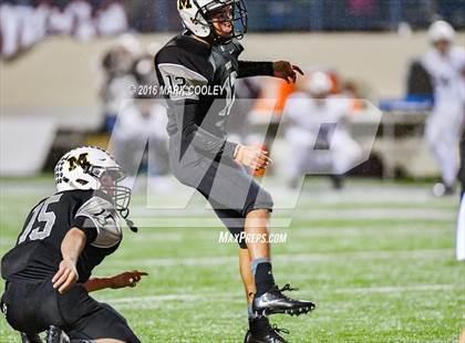 Thumbnail 2 in Malakoff vs. Cameron Yoe (UIL 3A Quarterfinal) photogallery.