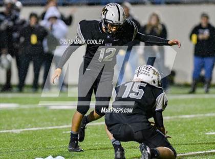 Thumbnail 2 in Malakoff vs. Cameron Yoe (UIL 3A Quarterfinal) photogallery.