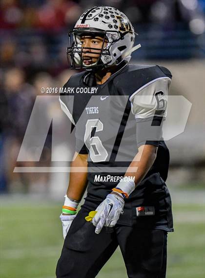 Thumbnail 1 in Malakoff vs. Cameron Yoe (UIL 3A Quarterfinal) photogallery.
