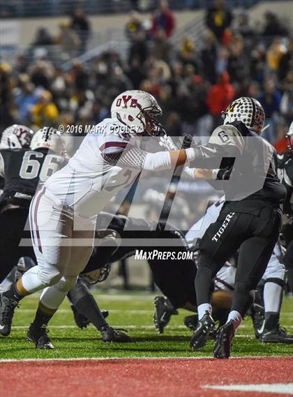 Thumbnail 2 in Malakoff vs. Cameron Yoe (UIL 3A Quarterfinal) photogallery.