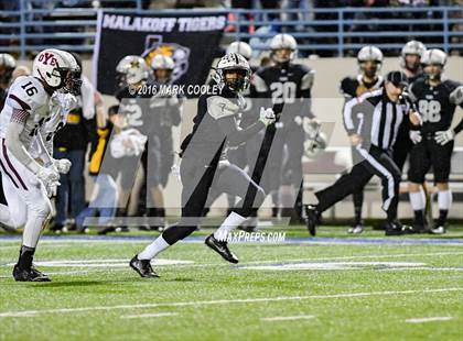 Thumbnail 2 in Malakoff vs. Cameron Yoe (UIL 3A Quarterfinal) photogallery.