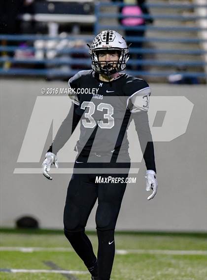 Thumbnail 1 in Malakoff vs. Cameron Yoe (UIL 3A Quarterfinal) photogallery.