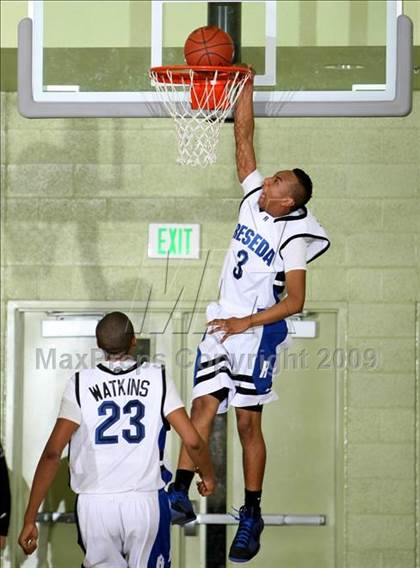 Thumbnail 3 in Reseda vs. University (CIF LACS D2 Final) photogallery.