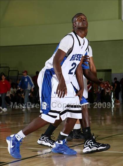 Thumbnail 2 in Reseda vs. University (CIF LACS D2 Final) photogallery.