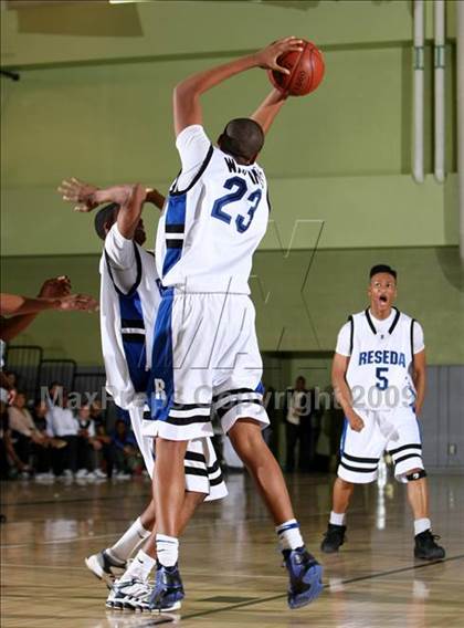 Thumbnail 3 in Reseda vs. University (CIF LACS D2 Final) photogallery.