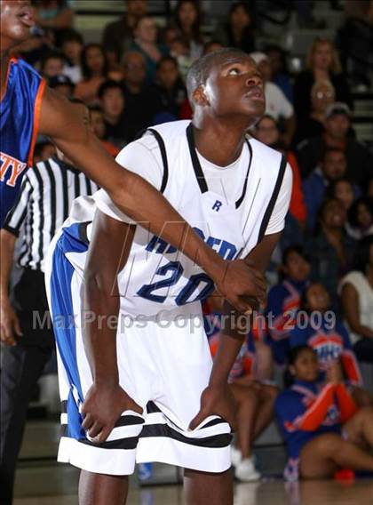 Thumbnail 2 in Reseda vs. University (CIF LACS D2 Final) photogallery.