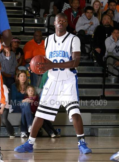 Thumbnail 2 in Reseda vs. University (CIF LACS D2 Final) photogallery.