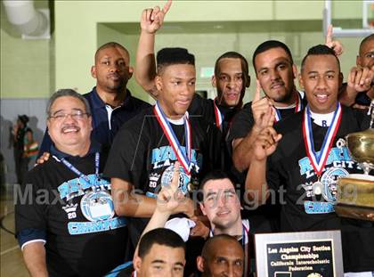 Thumbnail 3 in Reseda vs. University (CIF LACS D2 Final) photogallery.
