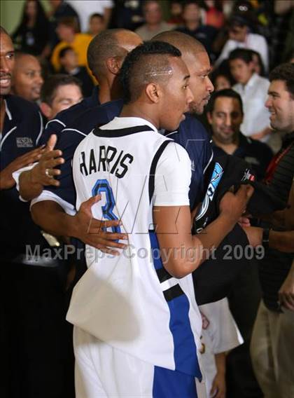 Thumbnail 3 in Reseda vs. University (CIF LACS D2 Final) photogallery.