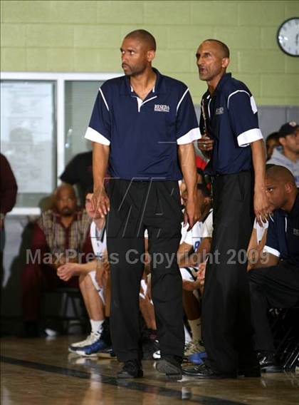 Thumbnail 2 in Reseda vs. University (CIF LACS D2 Final) photogallery.