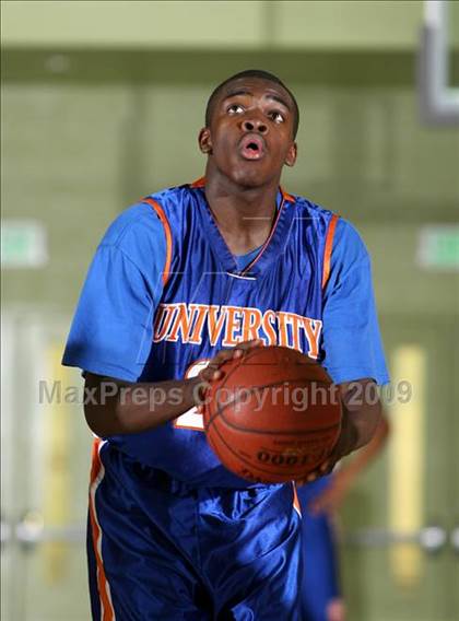 Thumbnail 3 in Reseda vs. University (CIF LACS D2 Final) photogallery.