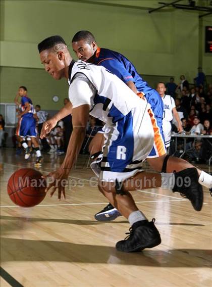Thumbnail 2 in Reseda vs. University (CIF LACS D2 Final) photogallery.
