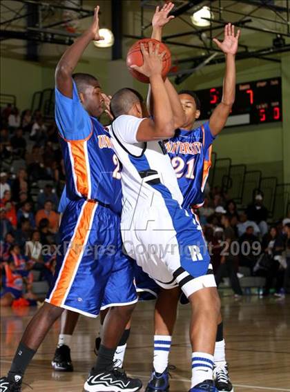 Thumbnail 3 in Reseda vs. University (CIF LACS D2 Final) photogallery.