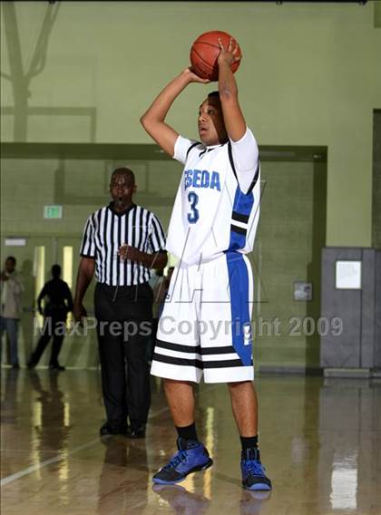 Thumbnail 3 in Reseda vs. University (CIF LACS D2 Final) photogallery.