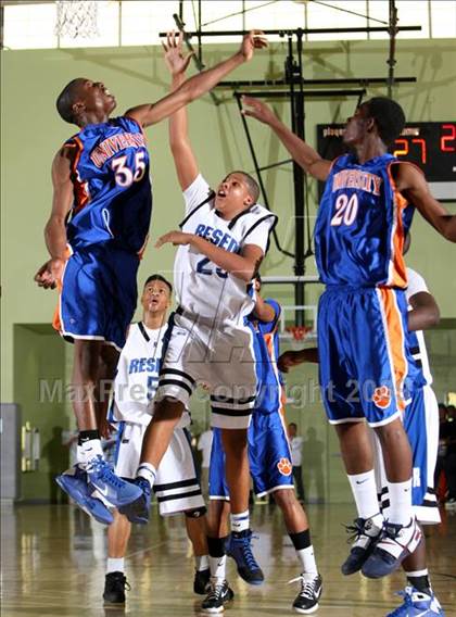 Thumbnail 2 in Reseda vs. University (CIF LACS D2 Final) photogallery.