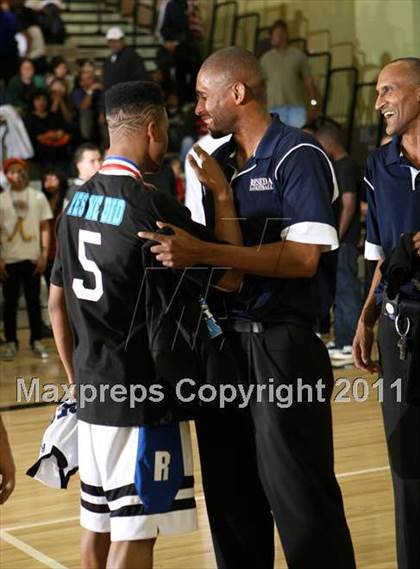 Thumbnail 3 in Reseda vs. University (CIF LACS D2 Final) photogallery.