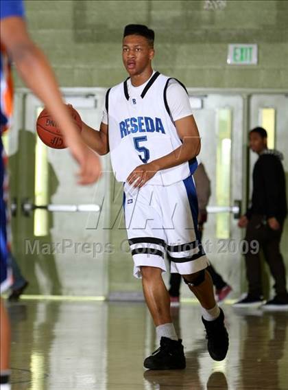 Thumbnail 1 in Reseda vs. University (CIF LACS D2 Final) photogallery.