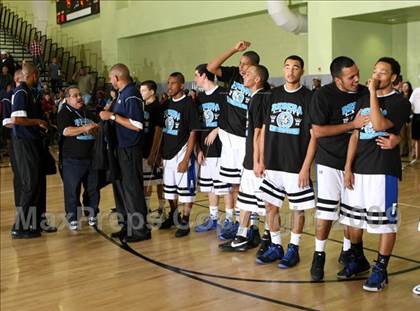 Thumbnail 2 in Reseda vs. University (CIF LACS D2 Final) photogallery.