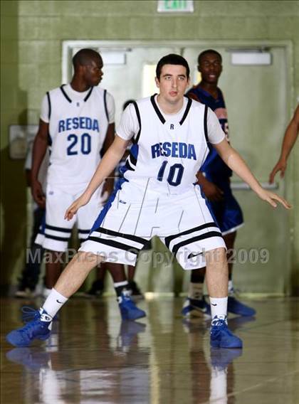 Thumbnail 1 in Reseda vs. University (CIF LACS D2 Final) photogallery.
