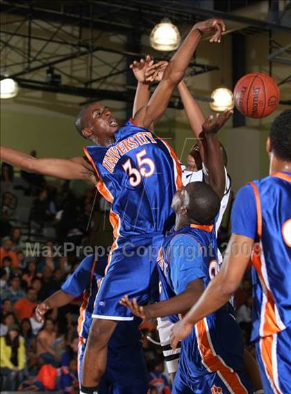 Thumbnail 2 in Reseda vs. University (CIF LACS D2 Final) photogallery.