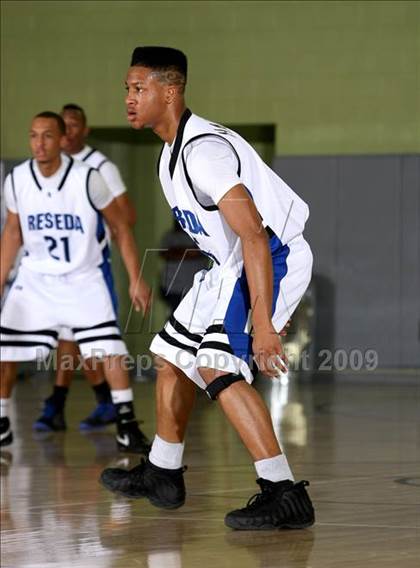 Thumbnail 3 in Reseda vs. University (CIF LACS D2 Final) photogallery.