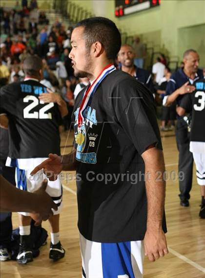 Thumbnail 1 in Reseda vs. University (CIF LACS D2 Final) photogallery.