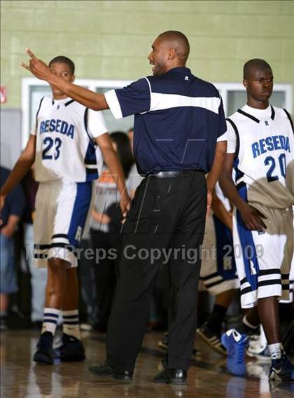 Thumbnail 1 in Reseda vs. University (CIF LACS D2 Final) photogallery.