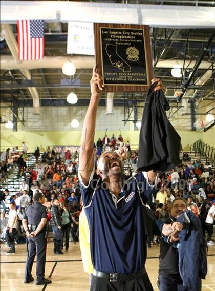 Thumbnail 3 in Reseda vs. University (CIF LACS D2 Final) photogallery.