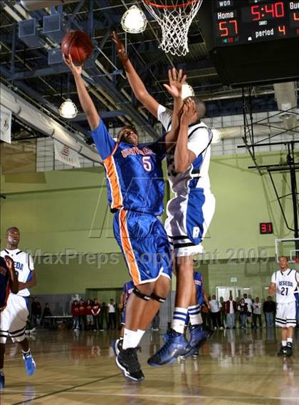 Thumbnail 2 in Reseda vs. University (CIF LACS D2 Final) photogallery.