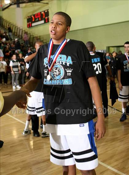 Thumbnail 2 in Reseda vs. University (CIF LACS D2 Final) photogallery.