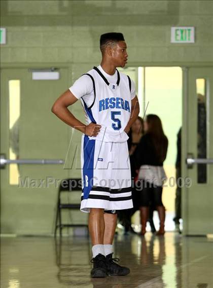 Thumbnail 2 in Reseda vs. University (CIF LACS D2 Final) photogallery.