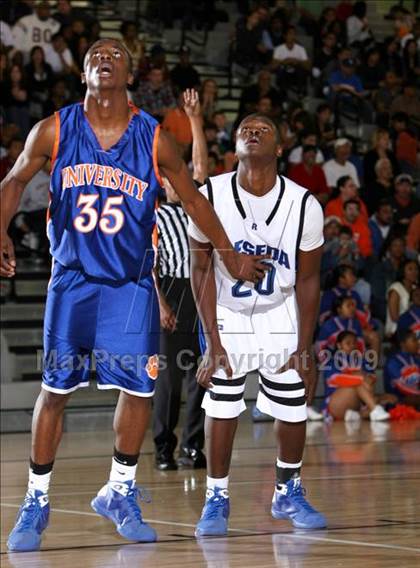 Thumbnail 3 in Reseda vs. University (CIF LACS D2 Final) photogallery.