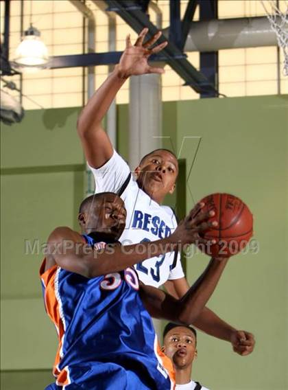 Thumbnail 3 in Reseda vs. University (CIF LACS D2 Final) photogallery.